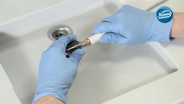 komet-dental-sonicline-videoanleitung-schallspitzen-eindrehen image 1