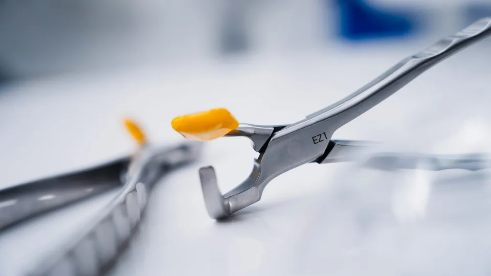 luxator-physics-forceps-molar-series-extraktionszange-gmx-400-ez1-ez2 image 1